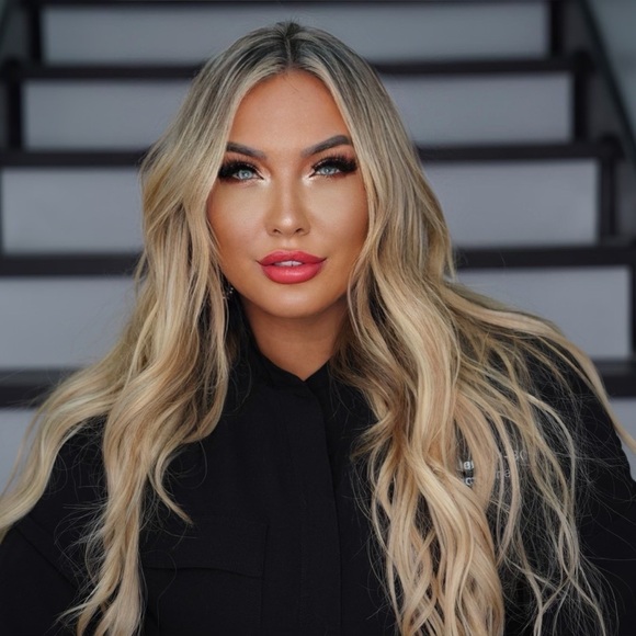 Meet the Posher, Jamie - Picture 1 of 12